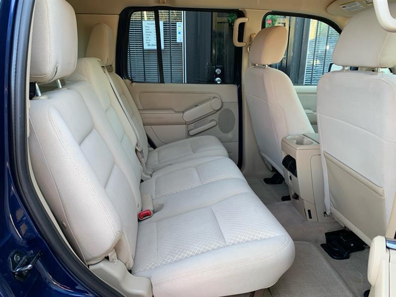 Ford Explorer XLS 4.0L 2WD 2006