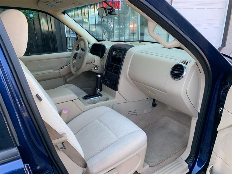 Ford Explorer XLS 4.0L 2WD 2006