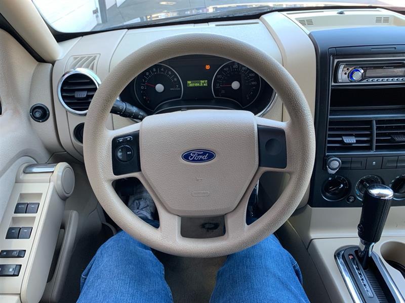 Ford Explorer XLS 4.0L 2WD 2006