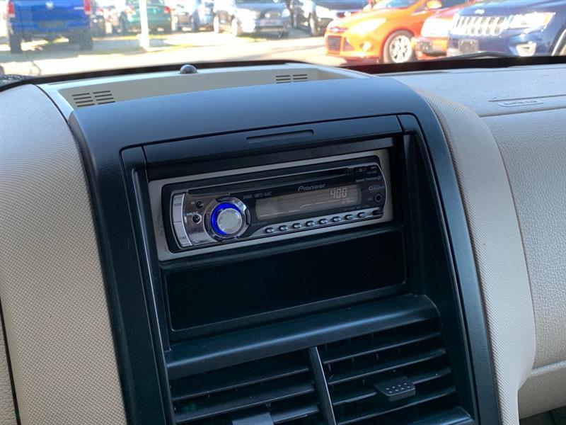 Ford Explorer XLS 4.0L 2WD 2006