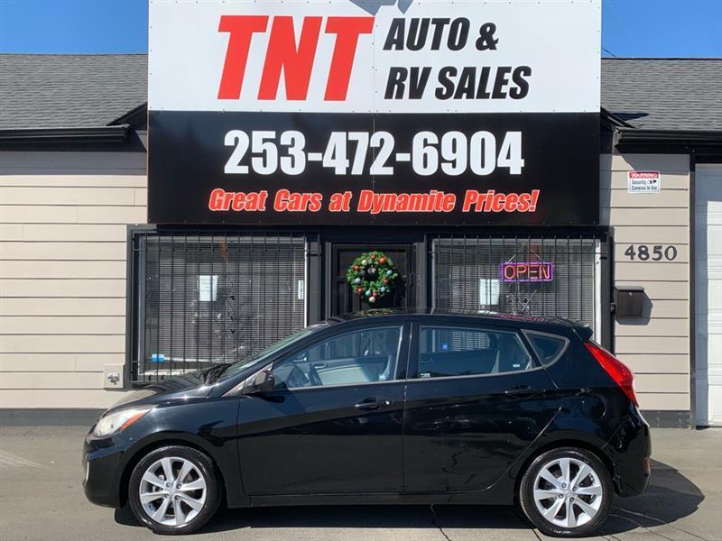 Hyundai Accent SE 5-Door 2012