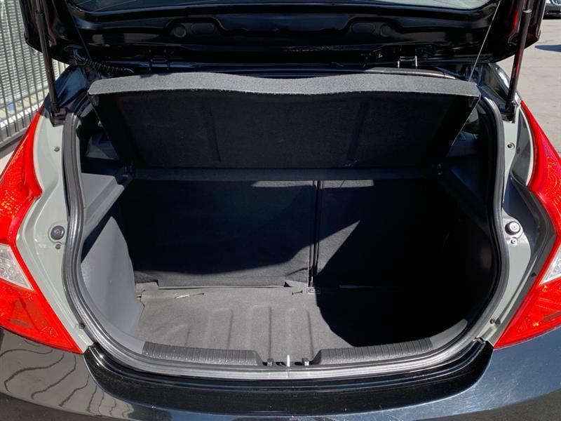 Hyundai Accent SE 5-Door 2012