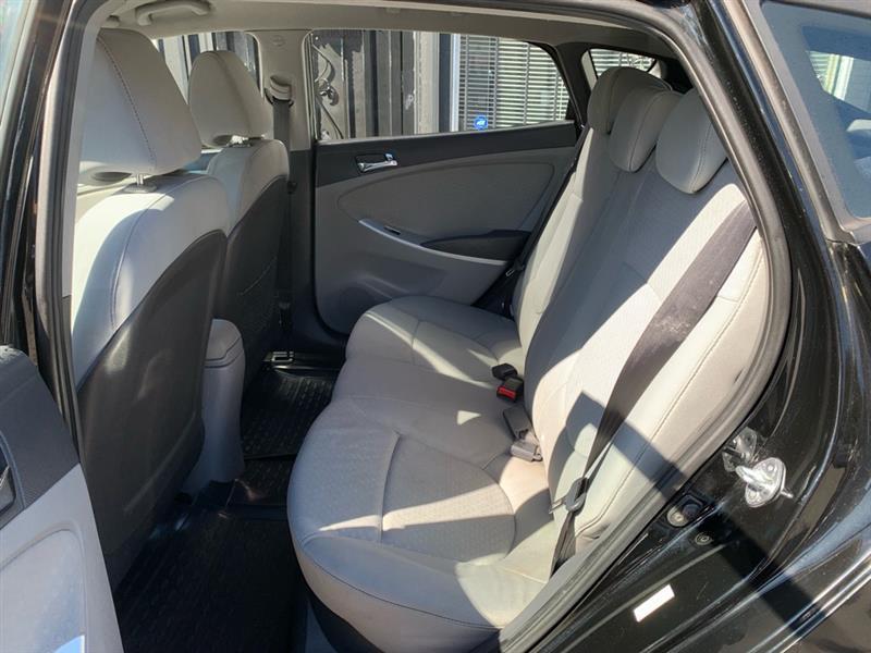 Hyundai Accent SE 5-Door 2012