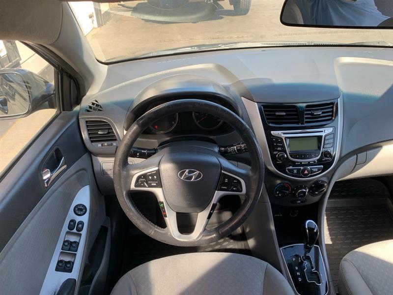 Hyundai Accent SE 5-Door 2012