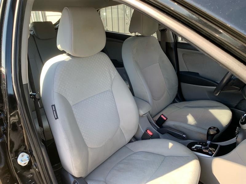 Hyundai Accent SE 5-Door 2012