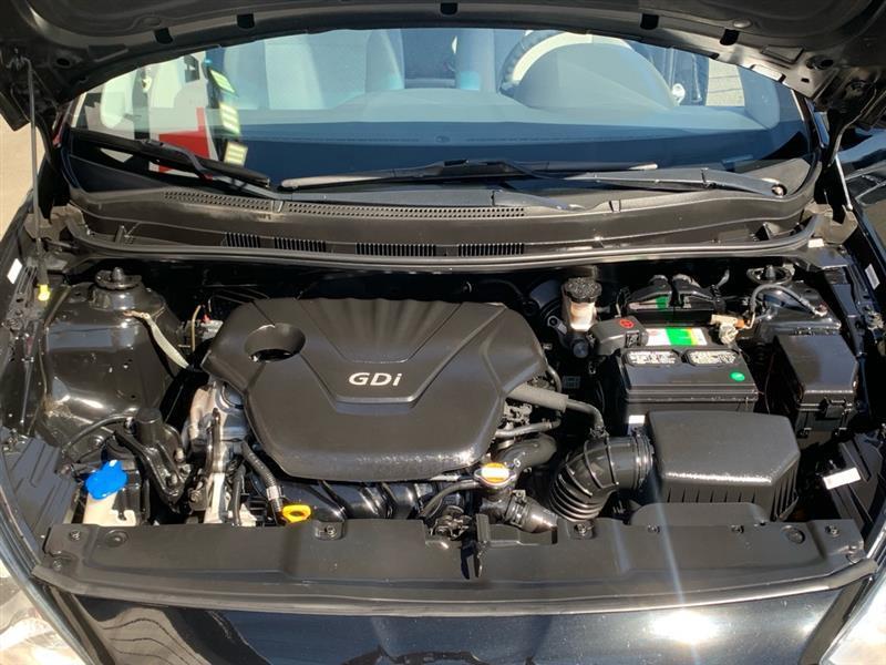 Hyundai Accent SE 5-Door 2012