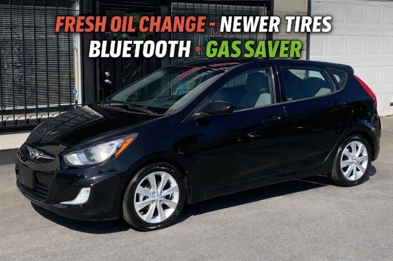 Hyundai Accent SE 5-Door 2012