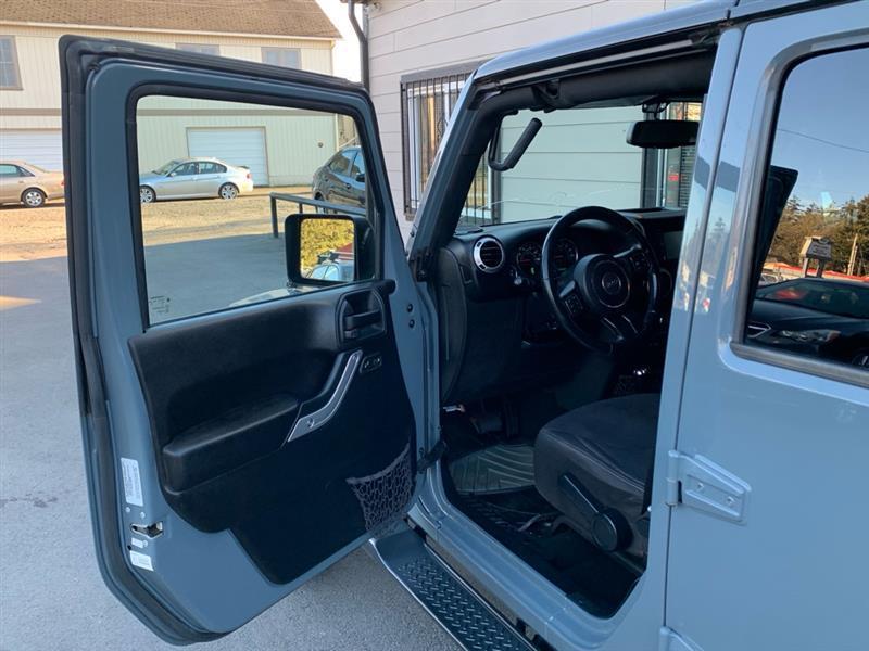 Jeep Wrangler Unlimited Sahara 4WD 2015