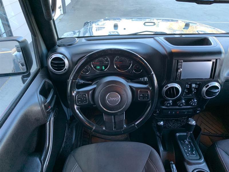 Jeep Wrangler Unlimited Sahara 4WD 2015