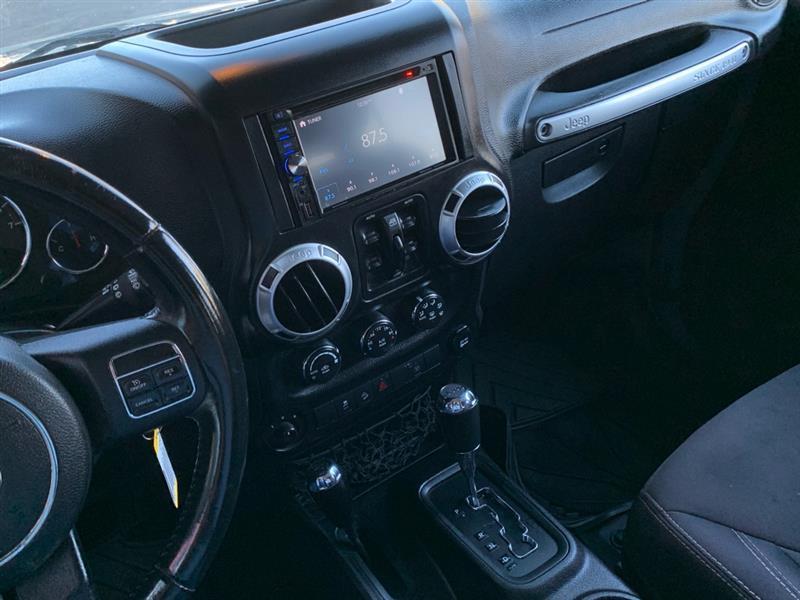 Jeep Wrangler Unlimited Sahara 4WD 2015