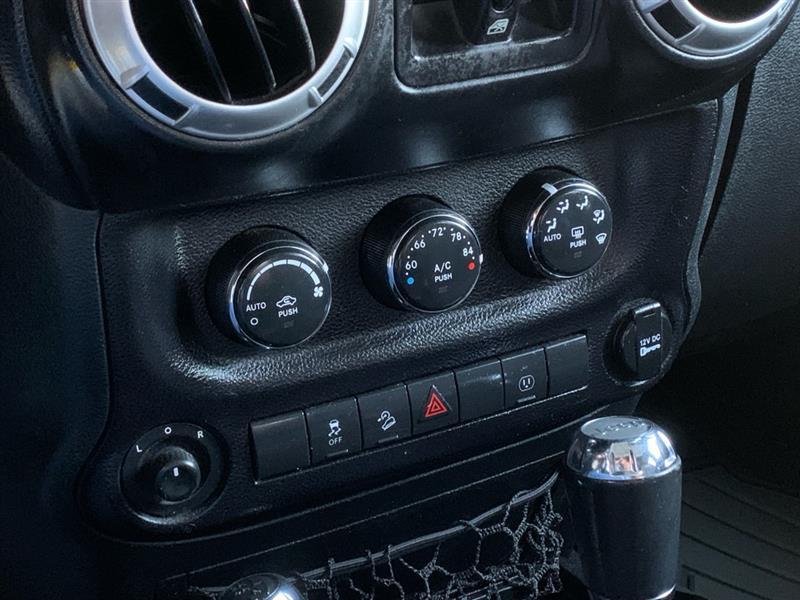 Jeep Wrangler Unlimited Sahara 4WD 2015