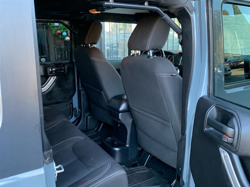 Jeep Wrangler Unlimited Sahara 4WD 2015