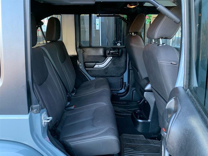 Jeep Wrangler Unlimited Sahara 4WD 2015