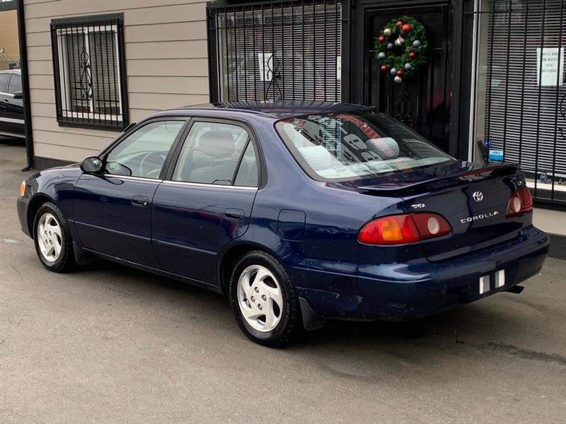 Toyota Corolla CE 2001