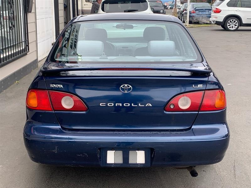 Toyota Corolla CE 2001