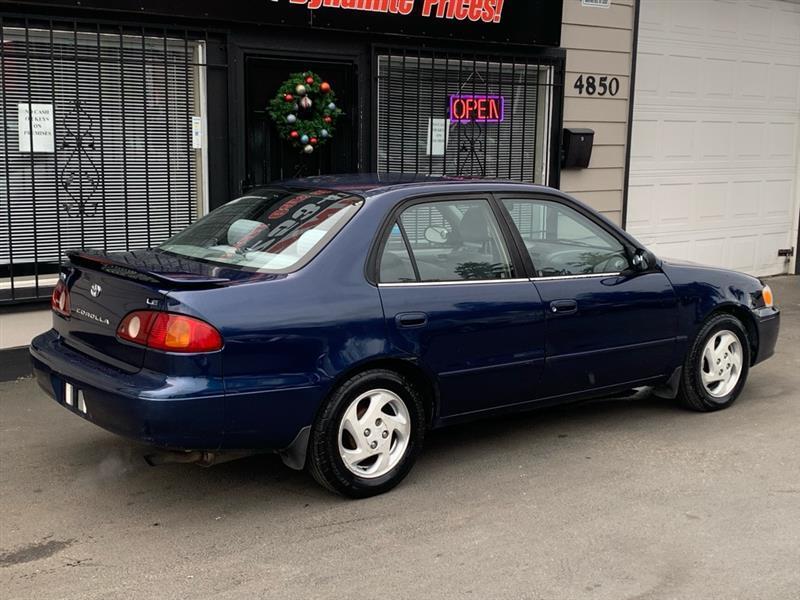Toyota Corolla CE 2001