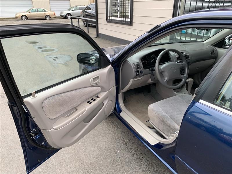 Toyota Corolla CE 2001