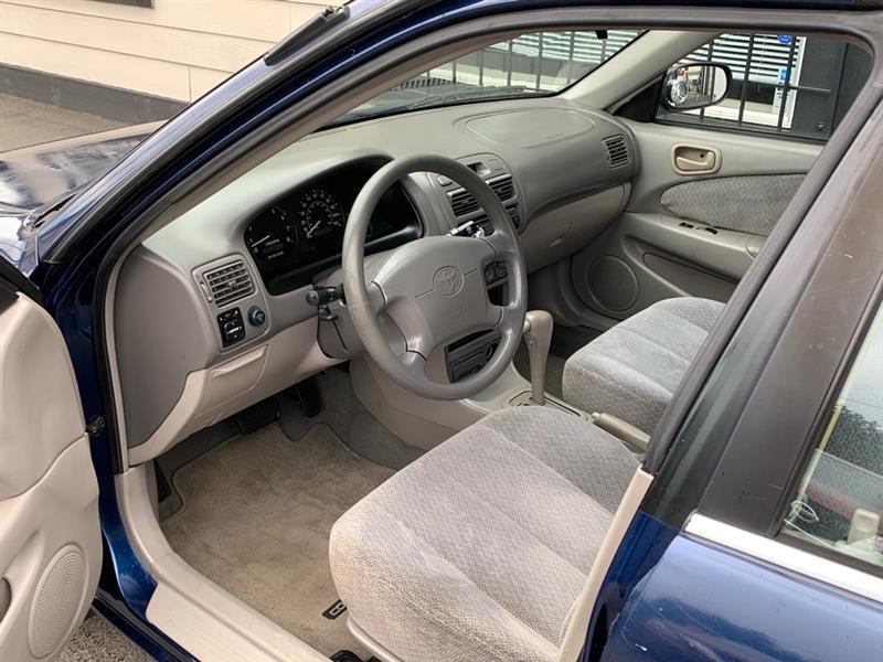 Toyota Corolla CE 2001