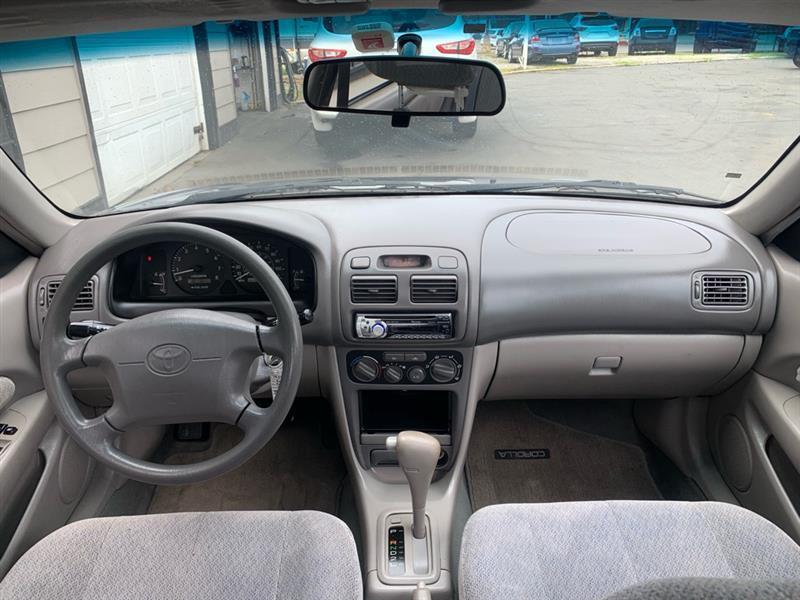 Toyota Corolla CE 2001