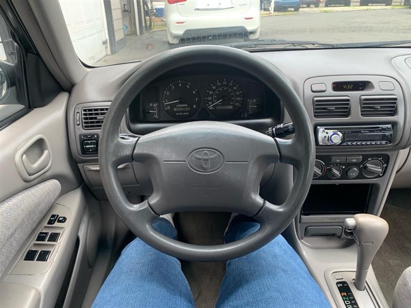 Toyota Corolla CE 2001