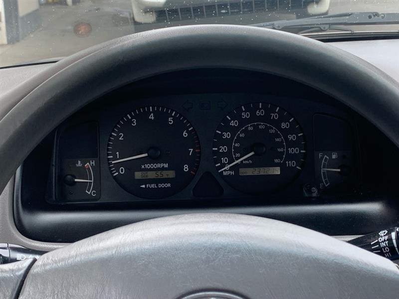 Toyota Corolla CE 2001