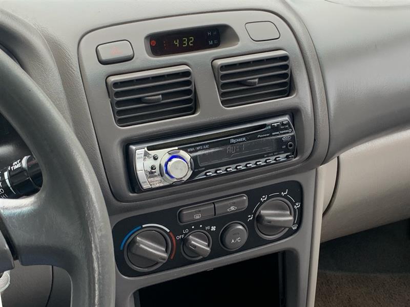 Toyota Corolla CE 2001