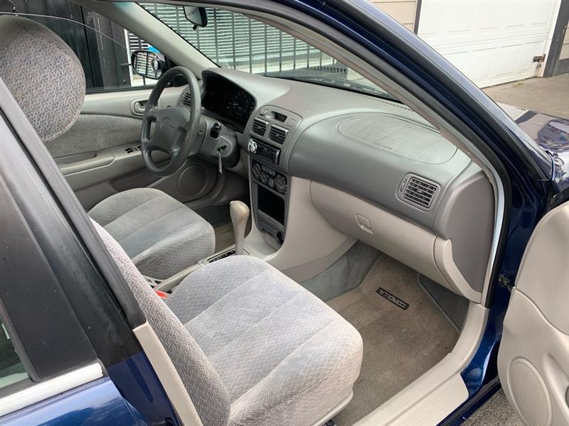 Toyota Corolla CE 2001