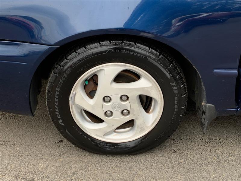 Toyota Corolla CE 2001