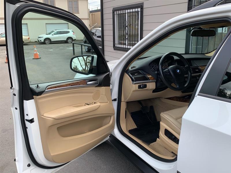 BMW X5 xDrive35i 2011