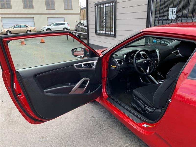 Hyundai Veloster Base 2014