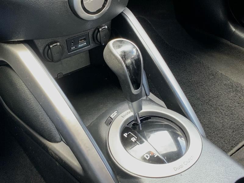 Hyundai Veloster Base 2014