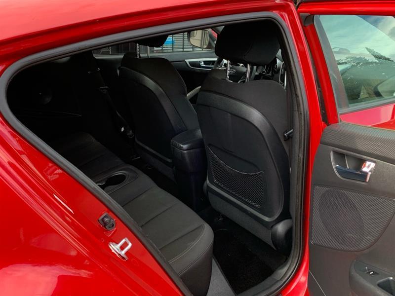 Hyundai Veloster Base 2014