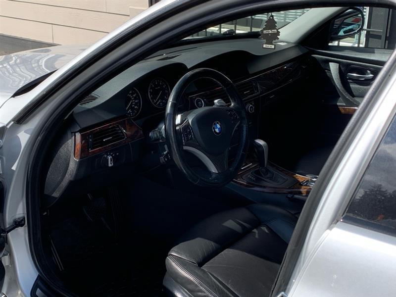 BMW 3-Series 335xi 2009