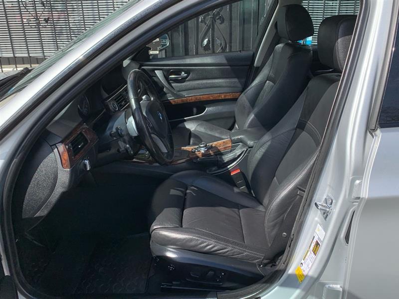 BMW 3-Series 335xi 2009