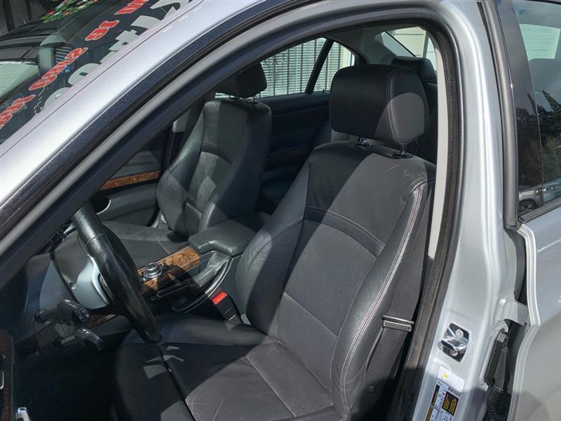 BMW 3-Series 335xi 2009