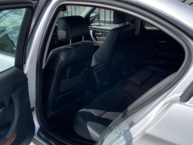 BMW 3-Series 335xi 2009