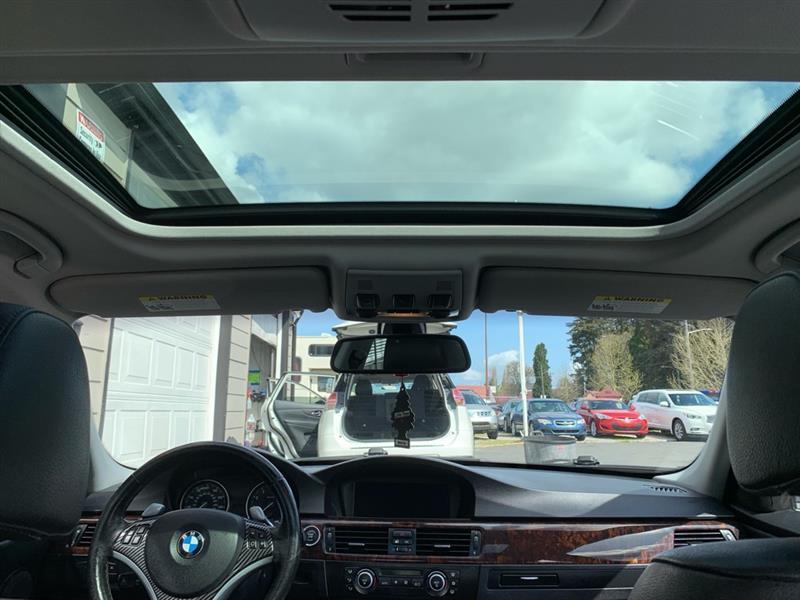 BMW 3-Series 335xi 2009