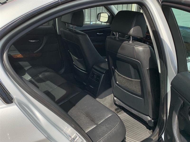 BMW 3-Series 335xi 2009