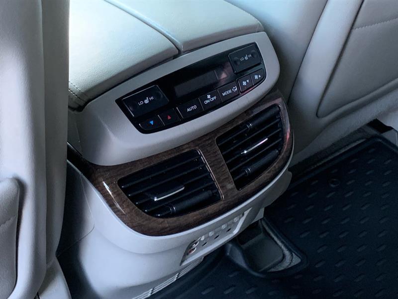 Acura MDX 6-Spd AT w/Tech and Entertainment Package 2013