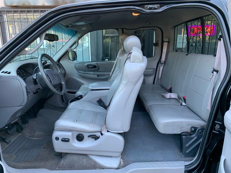 Ford F-150 Lariat SuperCab Short Bed 2WD 2001