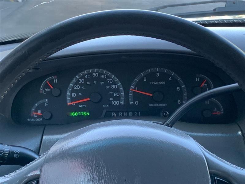 Ford F-150 Lariat SuperCab Short Bed 2WD 2001