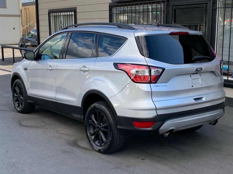Ford Escape SE FWD 2018