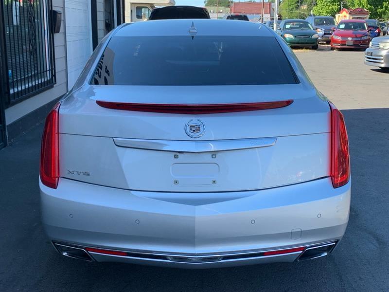 Cadillac XTS Luxury 2013