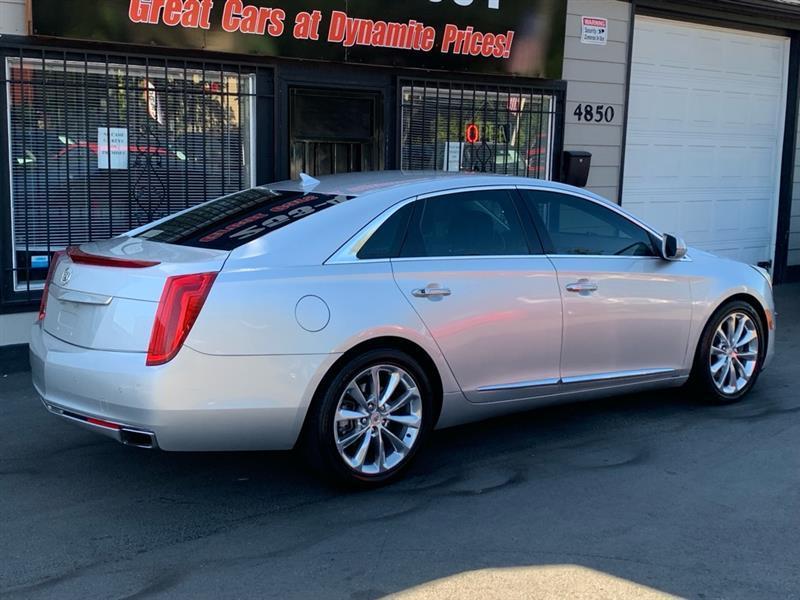Cadillac XTS Luxury 2013
