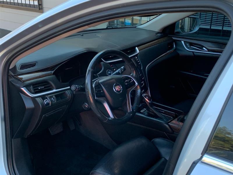 Cadillac XTS Luxury 2013