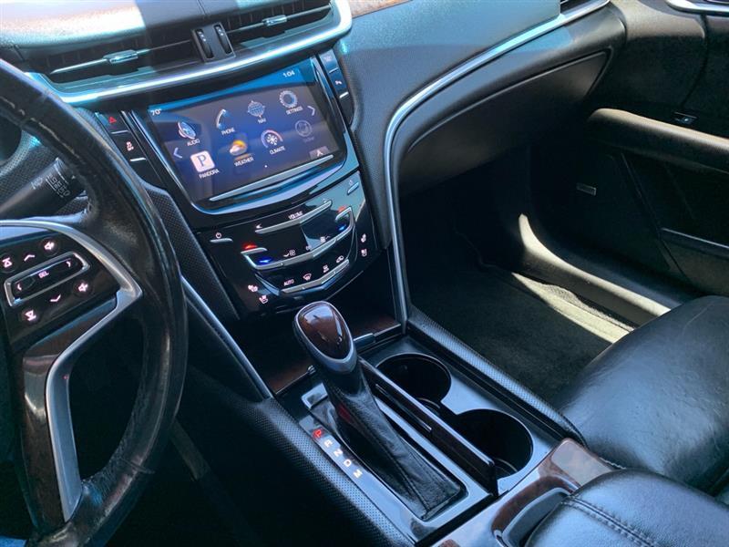 Cadillac XTS Luxury 2013
