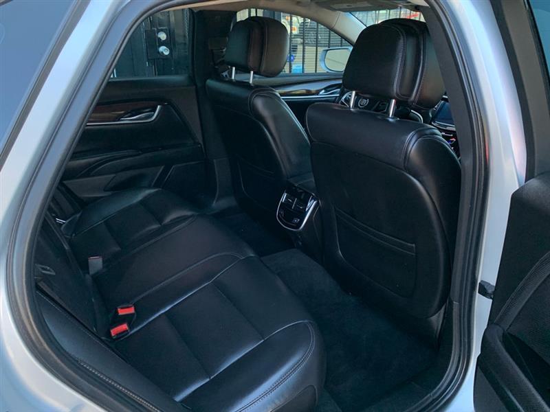 Cadillac XTS Luxury 2013