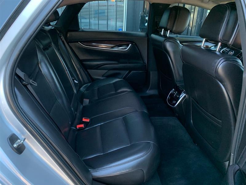 Cadillac XTS Luxury 2013