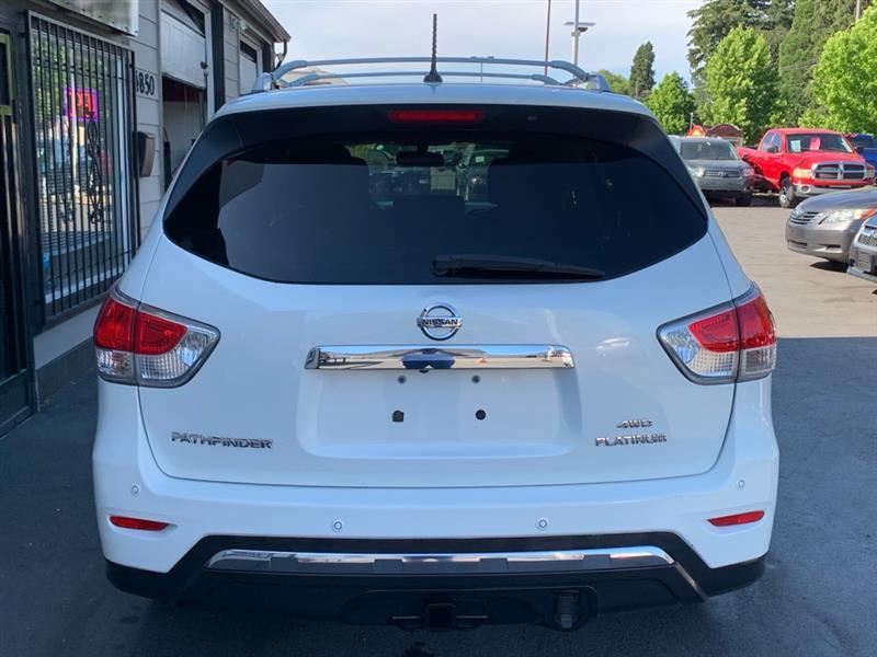 Nissan Pathfinder Platinum 4WD 2013