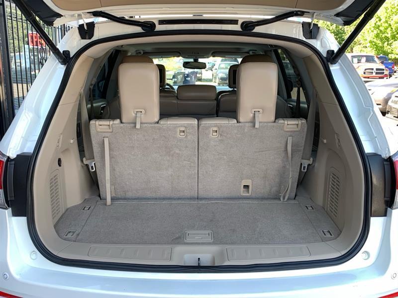 Nissan Pathfinder Platinum 4WD 2013